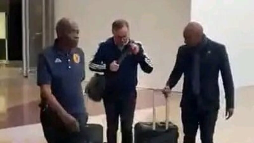 Selifikile iphini lomqeqeshi omusha weKaizer Chiefs