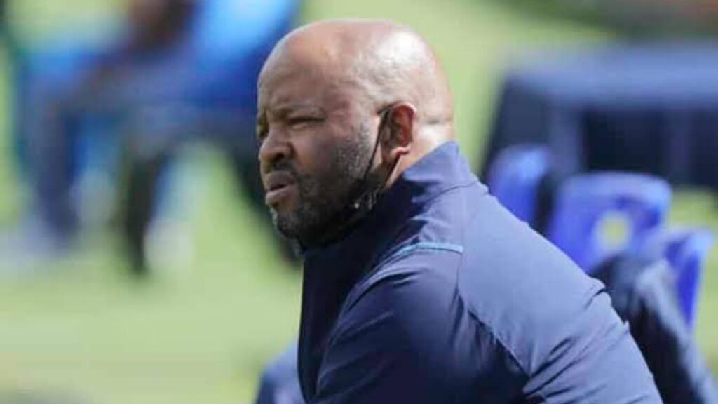 UMngqithi ubezofana nedada lingena emanzini kwi-Chiefs