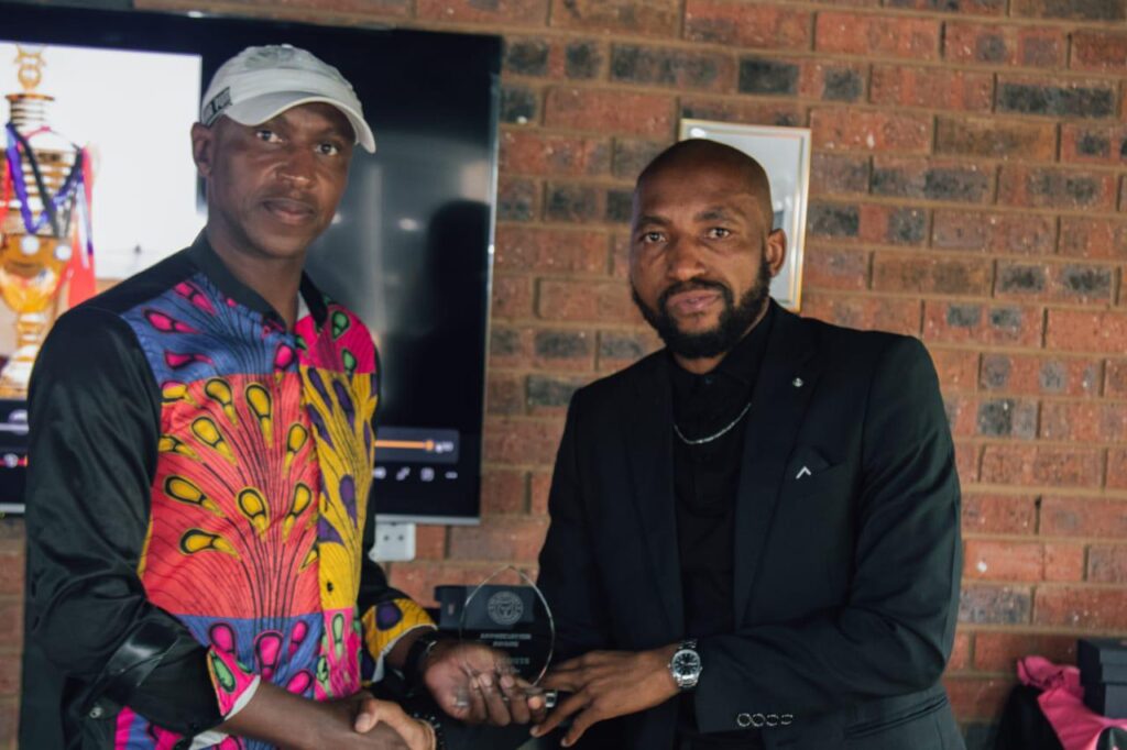Uchiphize izinyembezi owe-Chiefs ebonga owamphakamisa