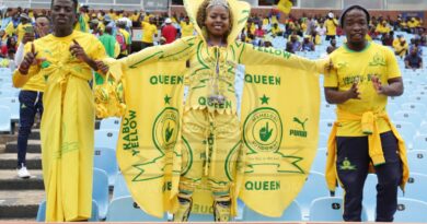 I-Sundowns igqwaba abalandeli eSoweto ngaphambi kowe-Pirates
