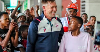 U-Eric Tinkler 'ucasukile', ufuna ukubhodlela kwi-Pirates