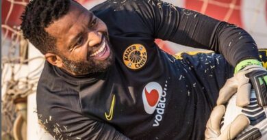 U-Itu Khune ucasisa eyokuthatha ‘umhlalaphansi’