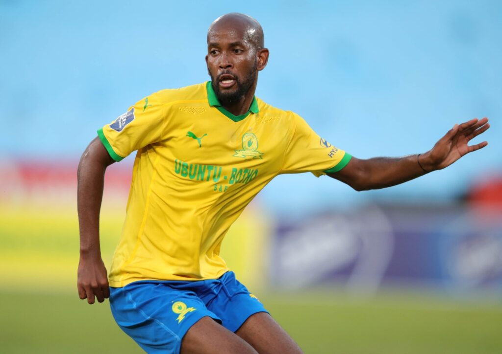 Akucaci ngenkontileka kaMosa Lebusa kwi-Sundowns
