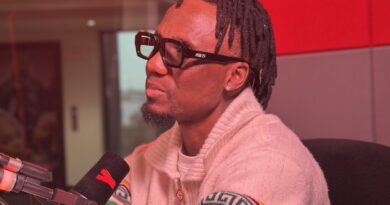 UTeko Modise ugonyuluka ngokwenza axolise kuKhoza