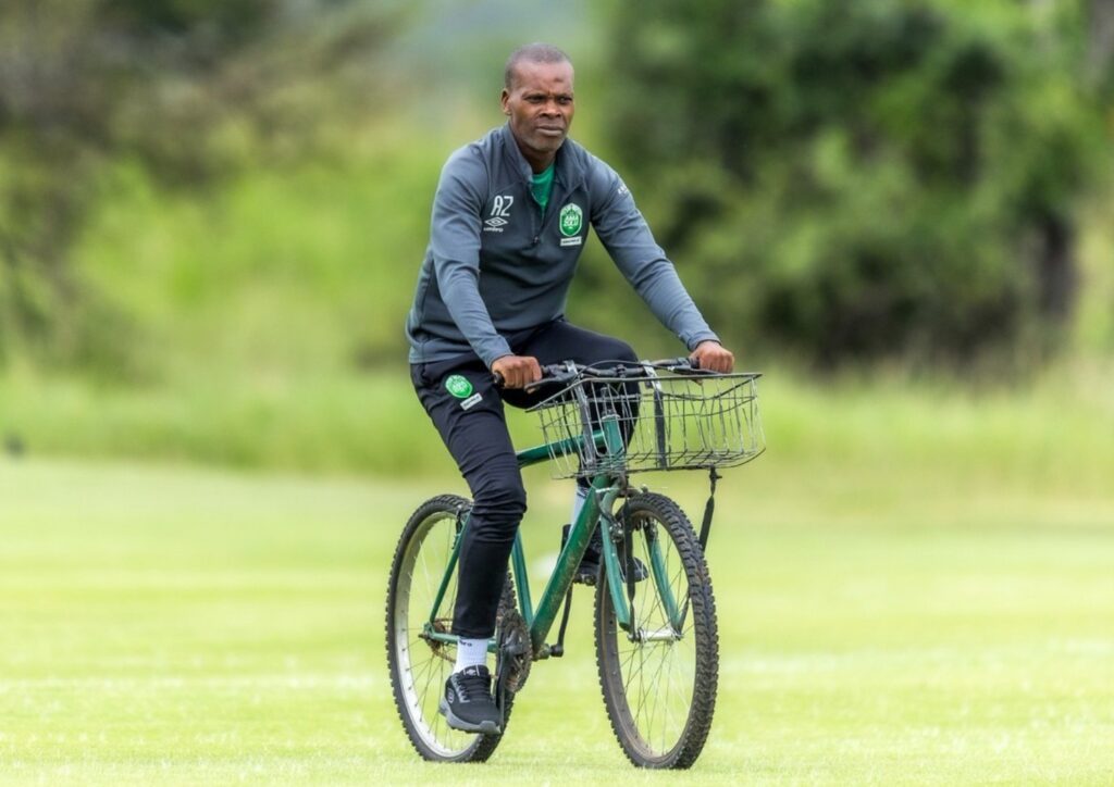 U-Arthur Zwane usebenze buthule kuMaZulu, useza nokukhulu