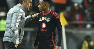 UJose Riveiro akawuvali ngoRele Mofokeng nekusasa leBucs