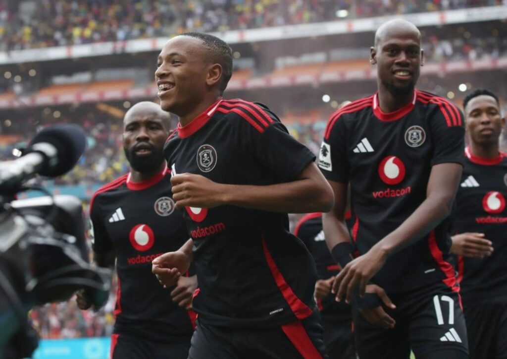 Kubhekwe uRiveiro ngabe-Orlando Pirates 'abasengcupheni'