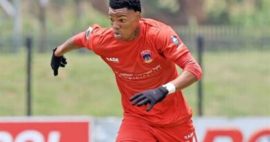 OweChippa uphawula ngoSinoxolo Kwayiba okhonjwa kwiBucs