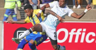 Owe-Casric Stars uxolise kubalandeli bephendulwa iminqolo