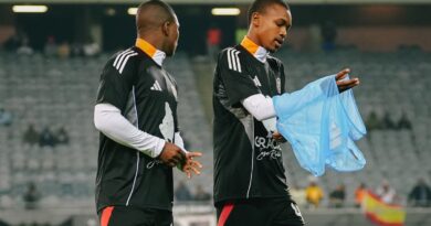 UHugo Broos akawuvali ngowePirates osemncane