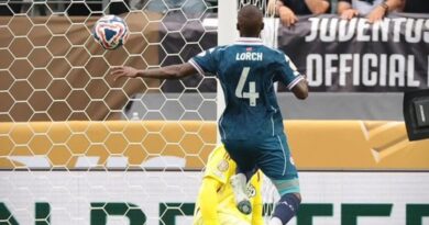 U-Lorch uphinde wahlaba umxhwele, yize lophile eleWydad