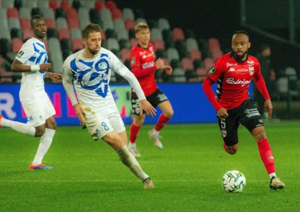 Obezinze phesheya uvuma izingxoxo nesifiso anaso nge-Chiefs