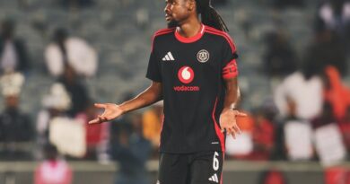 Zithini ngo-Olisa Ndah kwi-Orlando Pirates? UMakaab uyachaza
