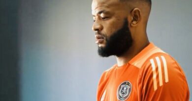 USipho Mbule uveza asejuhajile ngesahluko se-Orlando Pirates 