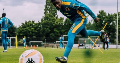 UThabo Cele uhlonza okuqhathe iChiefs nenduku eNetherlands