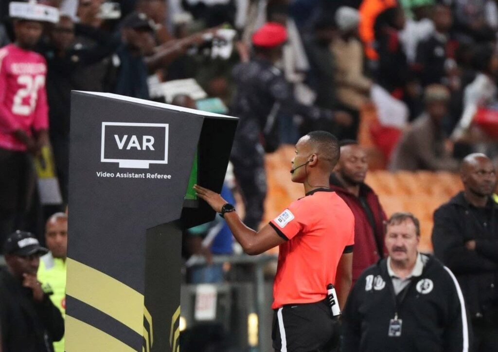 UVictor Hlungwani uveza ezingezinhle nge-VAR kuleli