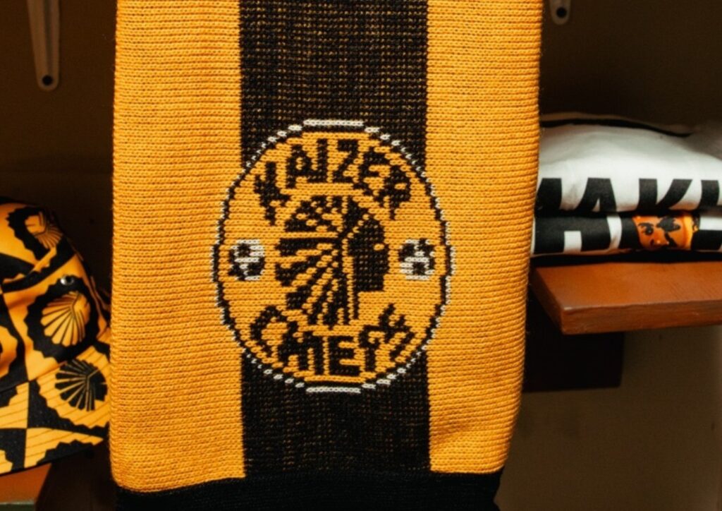 Kusolwa i-Chiefs ngokuhlonza kwayo abadlali ngesiNgisi, hhayi ikhono