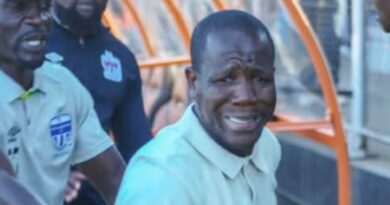 Ihlazo elibi umqeqeshi eqhasabula umdlali ngempama