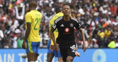 Ingwazi ye-Pirates neseluleko esimqoka ku-Dansin