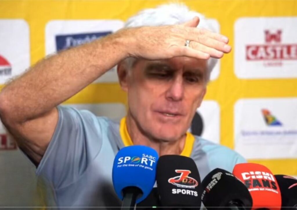 Yini eyenza umdlali weBafana Bafana? U-Broos uyacacisa