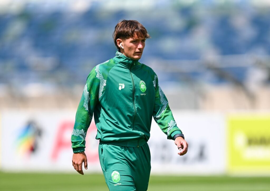 ULiam Bern woSuthu uphefumula ngotalatiya lweSpurs