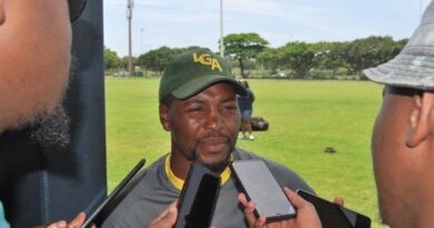 UMabhuti Khenyeza ubuyela kwPSL, uyocija iqembu elikhulu