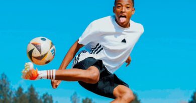 I-Pirates nesimemezelo esithembisayo ngo-Mofokeng noSelepe