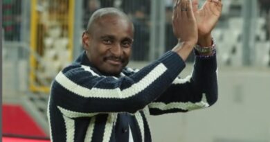U-Mokwena ‘uthiphisa’ u-Broos ngowePirates angamnakile