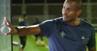 U-Mokwena ubhoboka ngesikhathi esibuhlungu emsebenzini wakhe