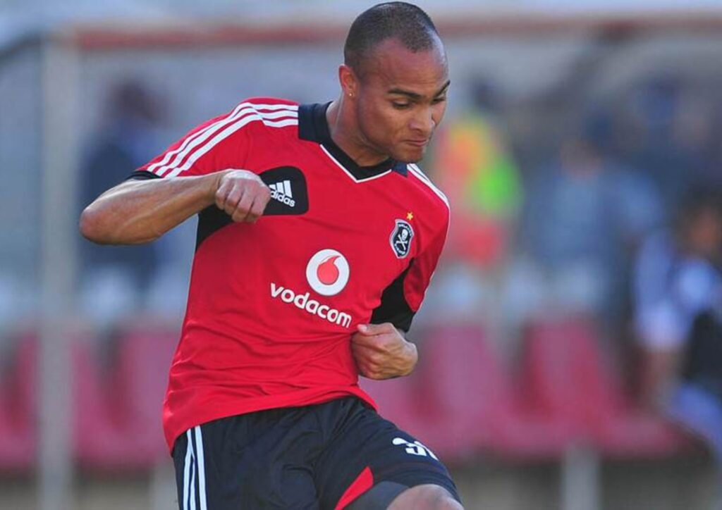 U-Johannes uvuma ‘izintwana ngokumela ingcindezi ye-Pirates