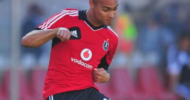 U-Johannes uvuma ‘izintwana ngokumela ingcindezi ye-Pirates