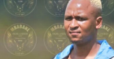 Owadumo kwi-Chiefs ne-Pirates ubuyela ebholeni elikhokhelayo!
