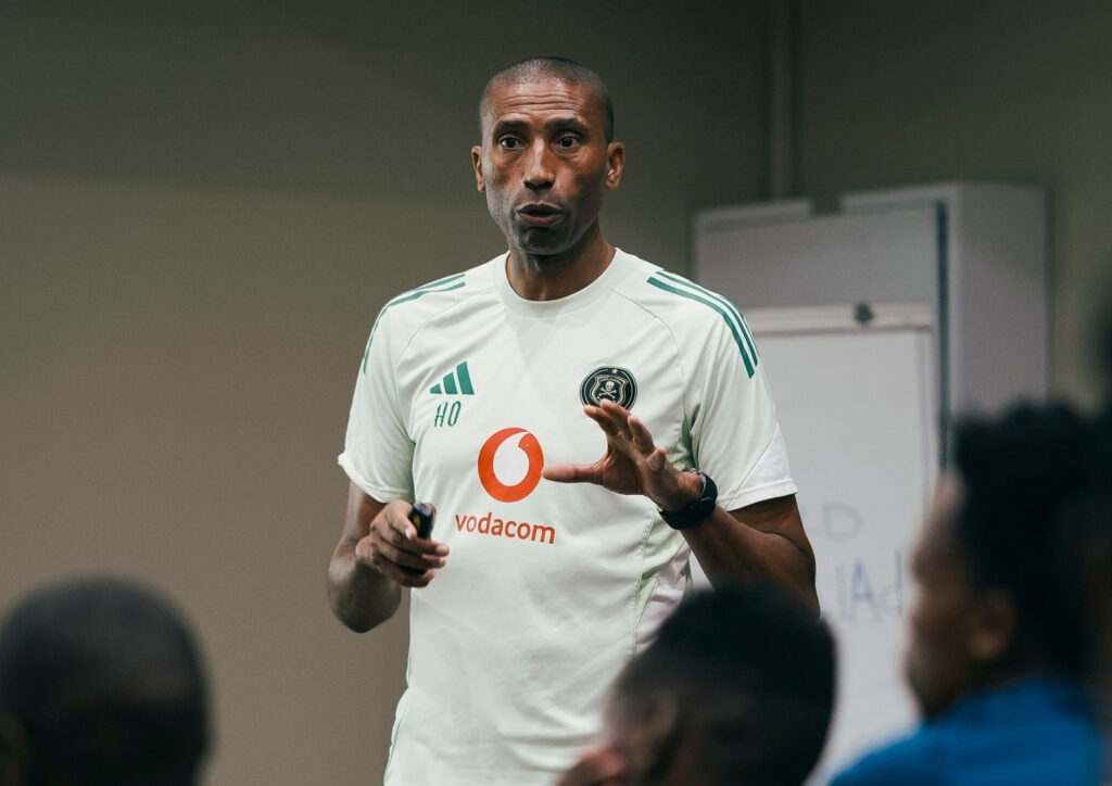 Ezinhle nezimbi kwi-Orlando Pirates ngabalimele