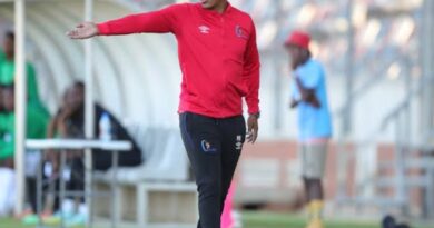 Owe-Orbit ubheke ukuphoxa iDowns, aqale owokuvika izembe