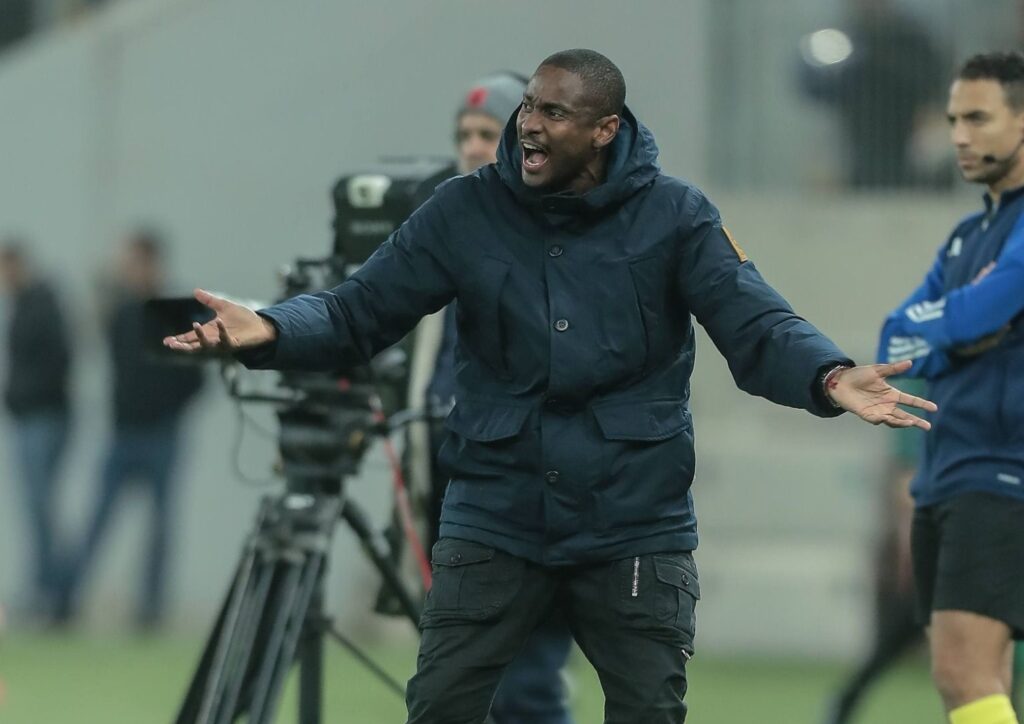 UMlungisi Mokwena uphawula 'ngeyokuzolungisa' iKaizer Chiefs