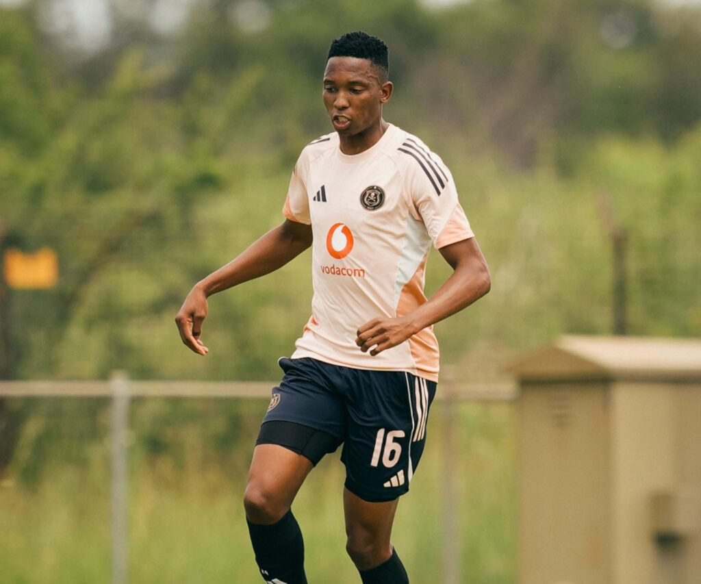 UThalente Mbatha uveza okubhekwe yi-Orlando Pirates kwiligi