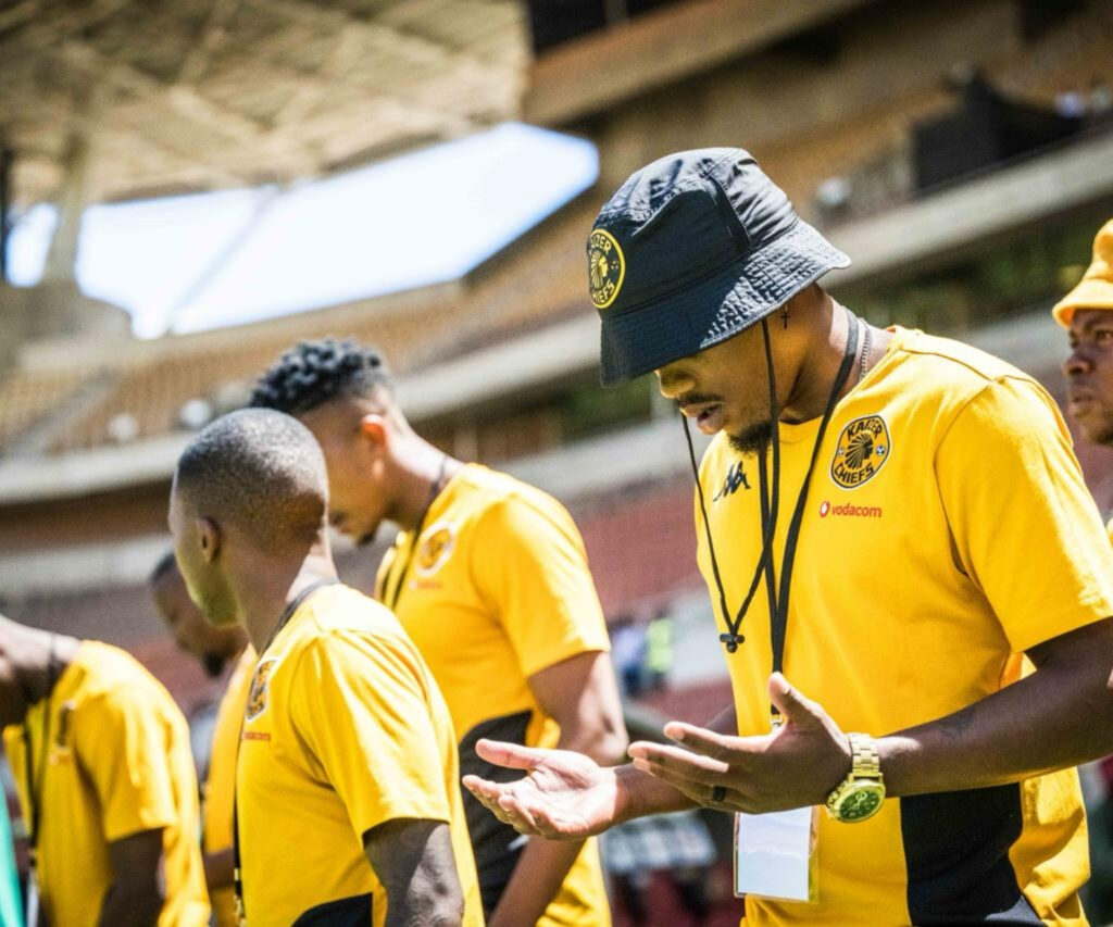 EzeKaizer Chiefs: Amakhosi aye eCairo exhugela