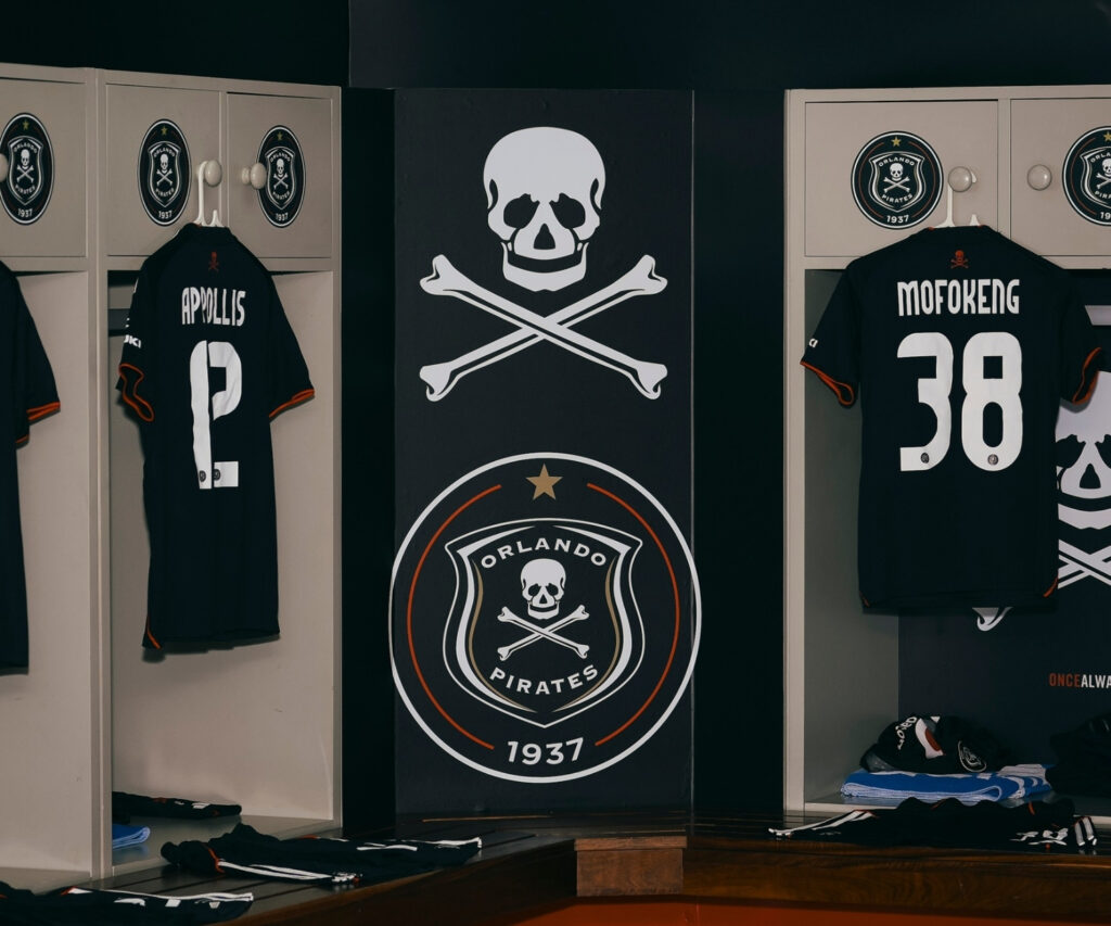 Ingwazi iveza ingqwele eyenza i-Orlando Pirates ingabambeki