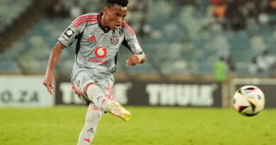 URele Mofokeng akanankinga negoli - ujabulele iwini