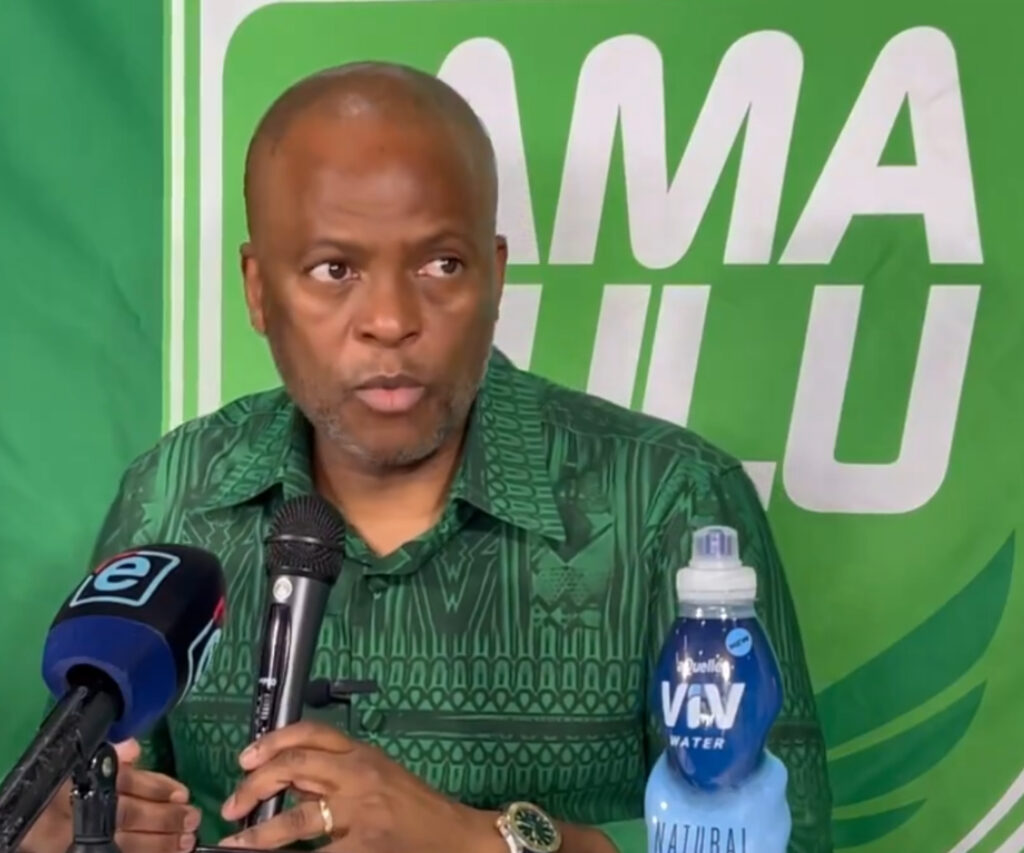 UZungu ubhoboka ngokwamvimba ukuya kwi-Orlando Pirates 