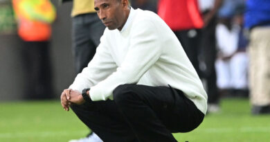 UKhanye usola umqeqeshi ‘ngovalo’ kwabe-Orlando Pirates 