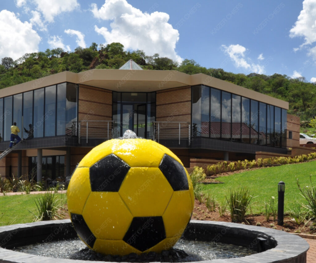 Umisiswe umqeqeshi omataniswa neKaizer Chiefs