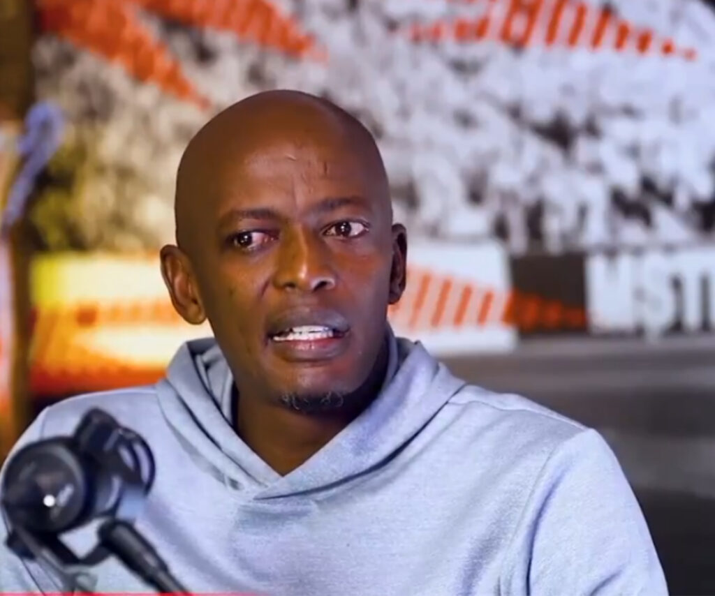 UZothwane ufihle induku emqubeni noma uyayisaba iPirates?