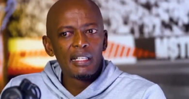 UZothwane ufihle induku emqubeni noma uyayisaba iPirates?
