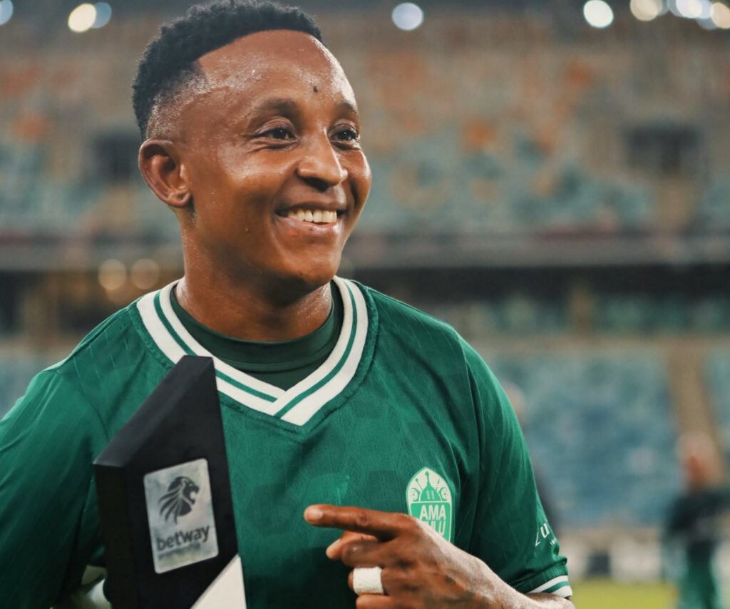 U-Ekstein uveza okwenza axolise kwiKaizer Chiefs