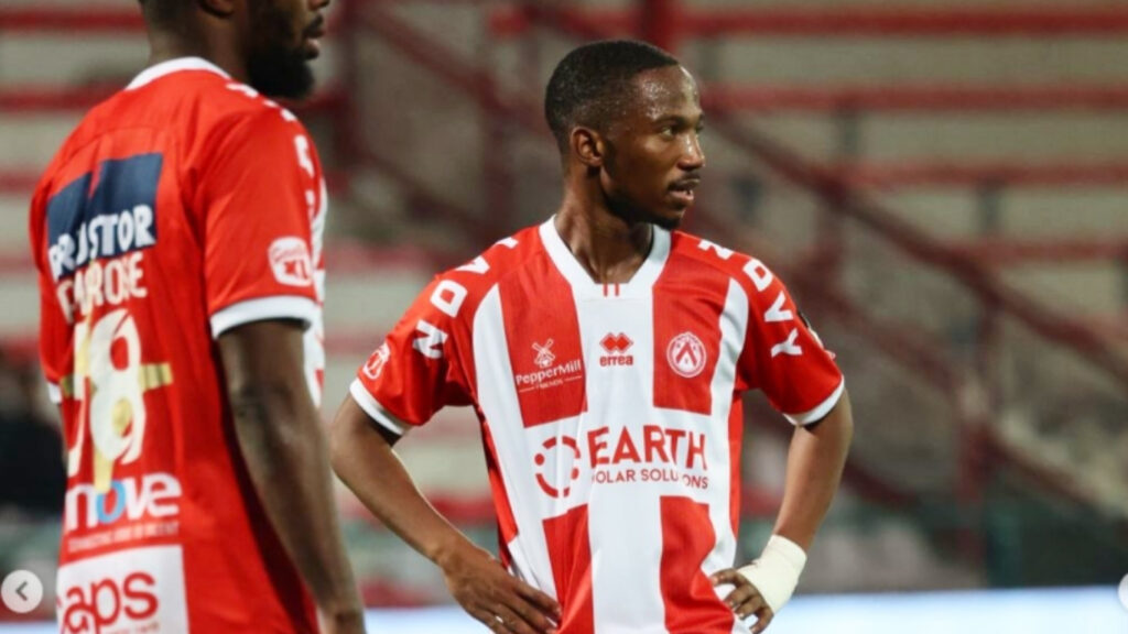 Zikhiphani ngoCassius Mailula? Imenenja iyachaza