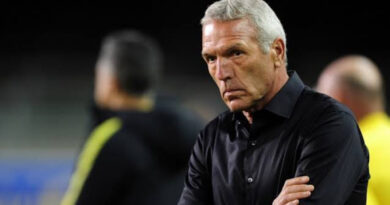 I-Orlando Pirates ayiwachithe amanzi, inkukhu yemukile - Middendorp