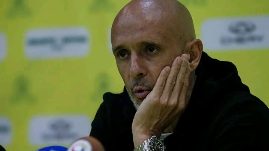 Indlela uMiguel Cardoso asuse ngayo ithunzi likaPitso kwiDowns