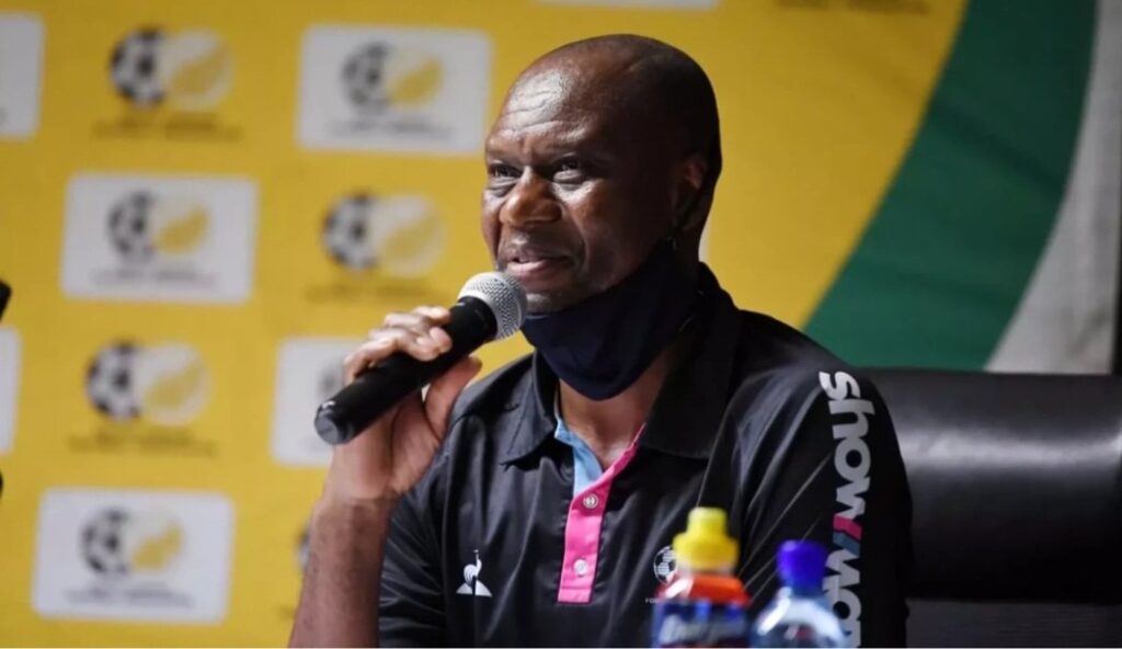 IMamelodi Sundowns ibanjwe ngophondo - Hlungwani