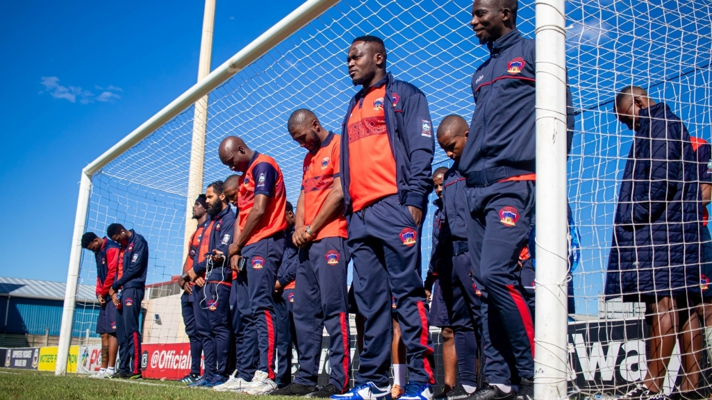 IChippa isibheke ukuqasha umqeqeshi wesithupha kule sizini